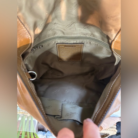 COACH Vintage Hampton Shoulder Crossbody Leather Bag +100% Silk Scarf PRETTY! 🌸 - Picture 3 of 13